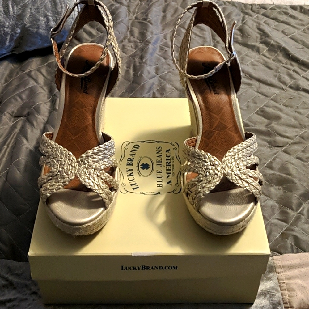 Lucky 8.5 Metallic Gold Espadrilles